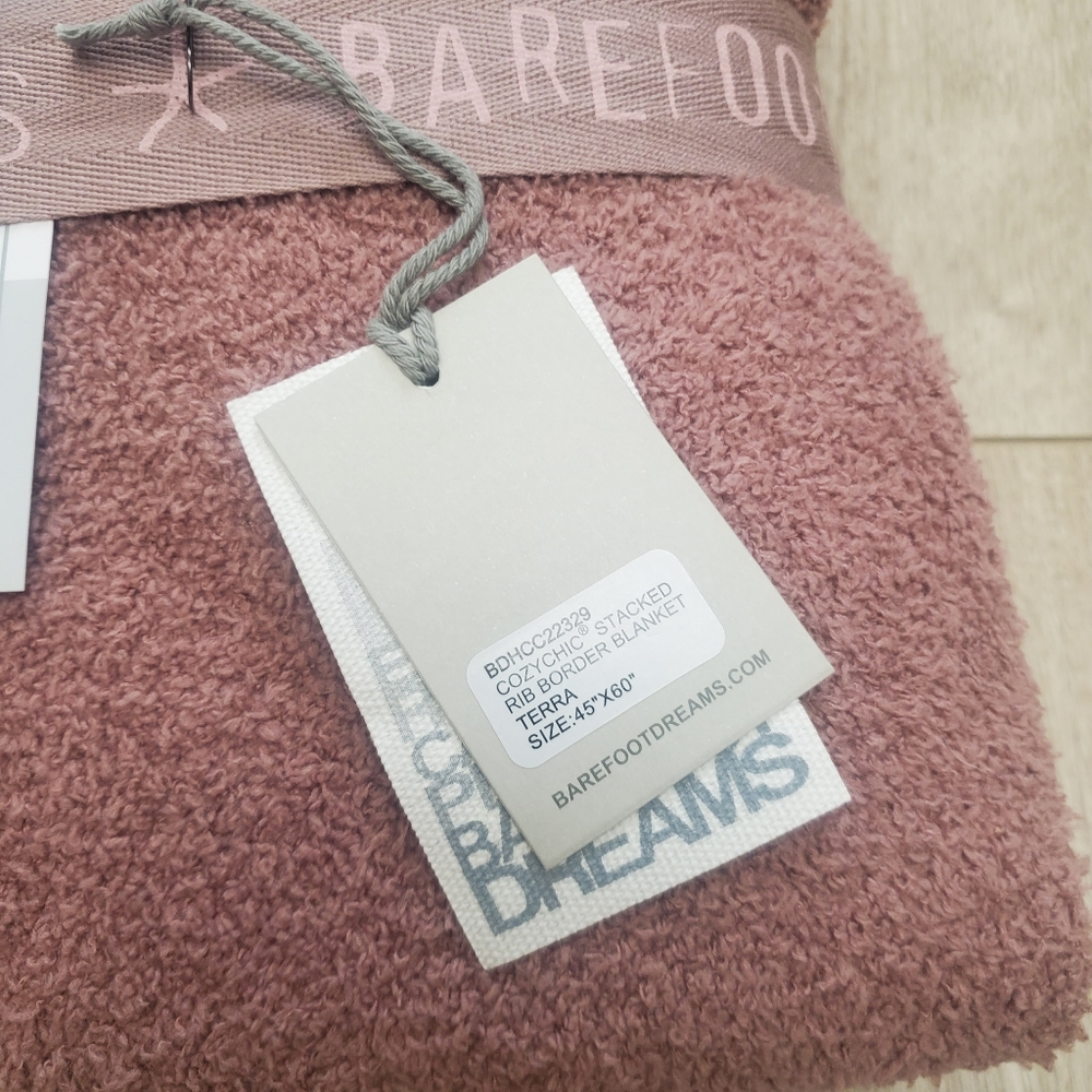 Barefoot Dreams CozyChic Stacked Rib Border Blanket Throw 45" x 60" NEW Pink - Picture 4 of 7